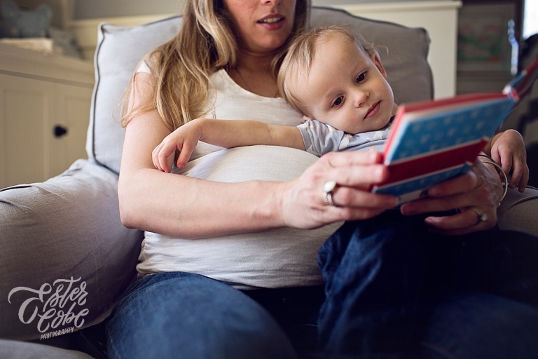 Ann Arbor Maternity Photographer Belly reading